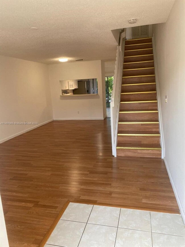 6815 Sienna Club Dr in Lauderhill, FL - Foto de edificio - Building Photo