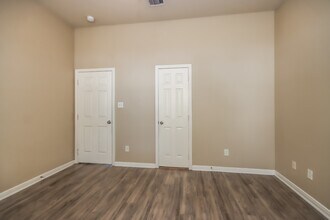 308 Broken Pine Ct in Conroe, TX - Foto de edificio - Building Photo