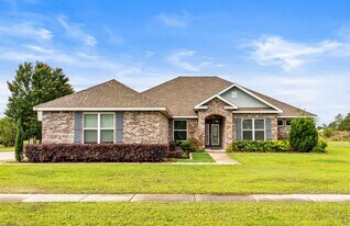 173 Tournament Ln in Freeport, FL - Building Photo