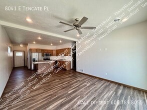 8041 E Tencate Pl in Sioux Falls, SD - Building Photo - Building Photo