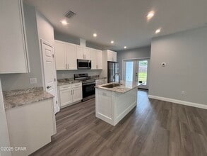 2940 Hall Ave in Panama City, FL - Building Photo - Building Photo