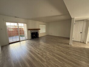 1028 Bradley Square in Sparks, NV - Building Photo - Building Photo