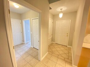 9416 Myrtle Creek Ln in Orlando, FL - Foto de edificio - Building Photo