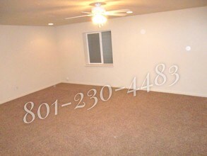 2063 Boysenberry Dr, Unit 16-113 in Saratoga Springs, UT - Foto de edificio - Building Photo