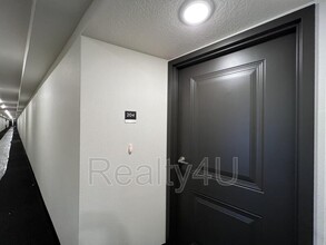 2244 N Canyon Rd in Provo, UT - Foto de edificio - Building Photo
