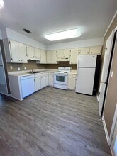 1325 Greendale Ave in Fort Walton Beach, FL - Building Photo - Building Photo