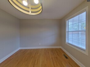 8737 Windsor Lake Blvd in Columbia, SC - Building Photo - Building Photo