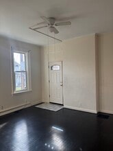 1509 6th Ave, Unit 1 in Beaver Falls, PA - Building Photo - Building Photo