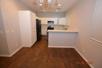 7737 W Trails Village Pl in Las Vegas, NV - Building Photo - Building Photo