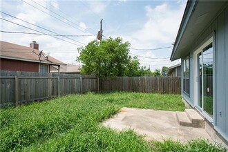 1100 Ridgemont St in Round Rock, TX - Building Photo - Building Photo