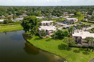 4075 Village Dr in Delray Beach, FL - Building Photo - Building Photo