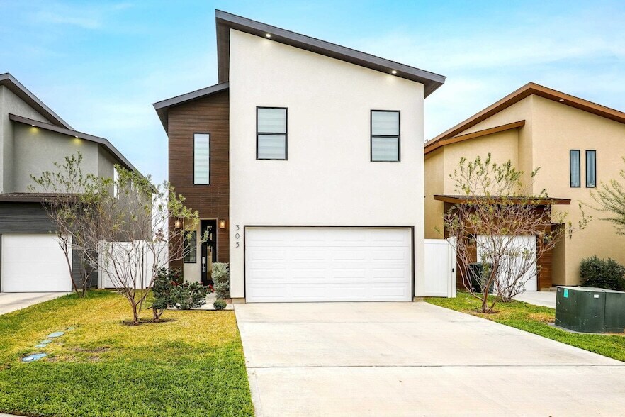 305 Deer Path Lp in Laredo, TX - Foto de edificio