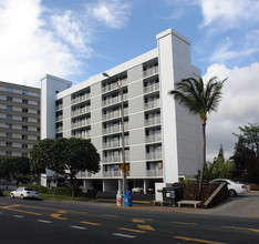 Hale Koe Apartments in Honolulu, HI - Building Photo - Building Photo