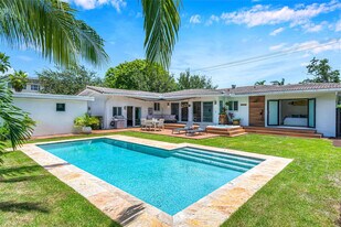 549 NE 14th Ave in Fort Lauderdale, FL - Building Photo