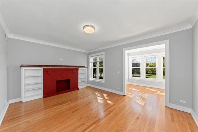property at 4821 N Washtenaw Ave