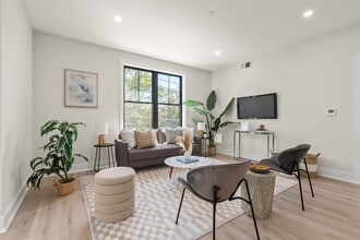 260 Elm St in Everett, MA - Building Photo - Building Photo