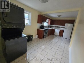 30 Ordway Rd in Toronto, ON - Building Photo - Building Photo