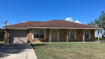 176 Holly's Way in San Marcos, TX - Building Photo