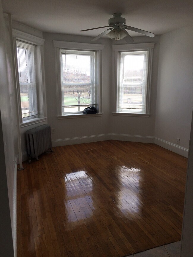 33 Kilmarnock St, Unit 11 in Boston, MA - Building Photo - Building Photo