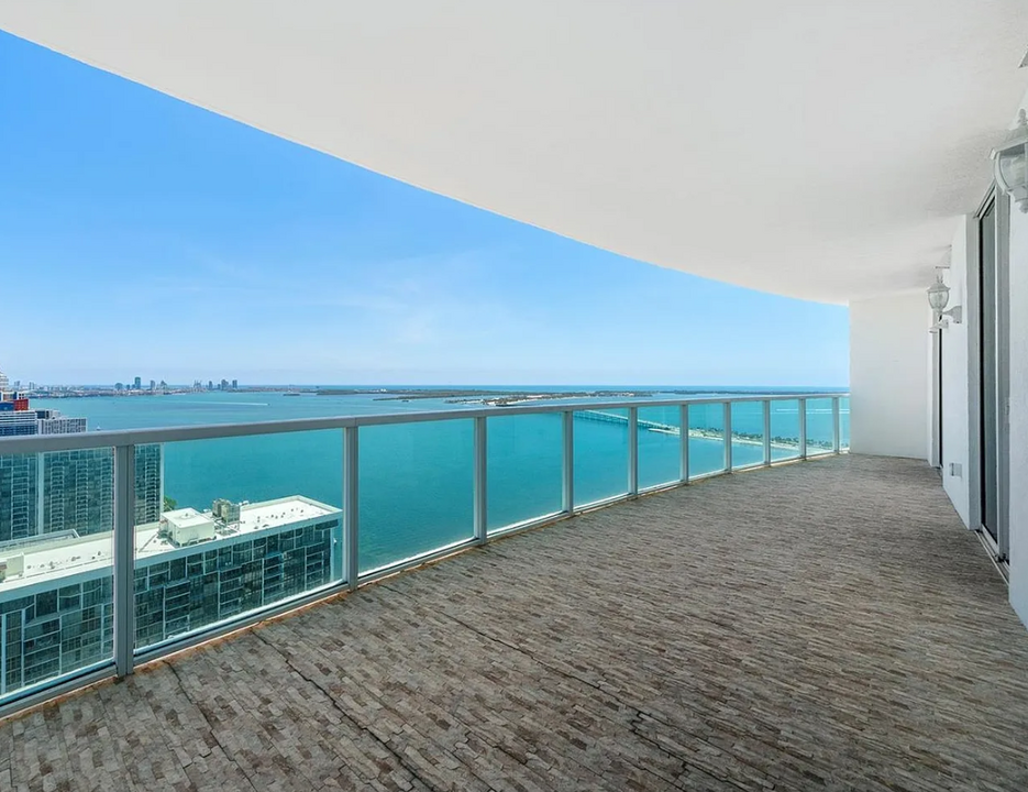 2101 Brickell Ave, Unit Penthouse 3503 in Miami, FL - Building Photo