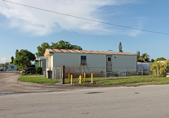 Park Ridge East Mobile Home Park in Pompano Beach, FL - Foto de edificio - Building Photo