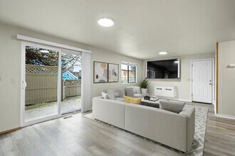 2739 SW 347th Pl in Federal Way, WA - Building Photo - Building Photo