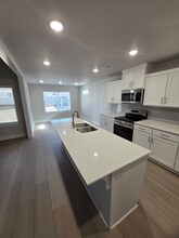 480 S Benchmark Ln in Fayetteville, AR - Foto de edificio - Building Photo