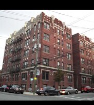 290 Potter Pl in Weehawken, NJ - Building Photo