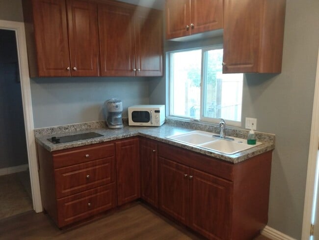 3471 Glendower St in Rosamond, CA - Foto de edificio - Building Photo