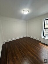 WEST 72 STREET in New York, NY - Building Photo - Building Photo
