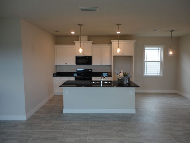 24422 SW 18th Rd in Newberry, FL - Building Photo - Building Photo