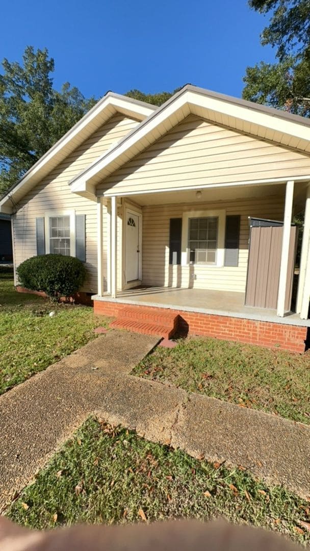 property at 205 Pineleaf Ln