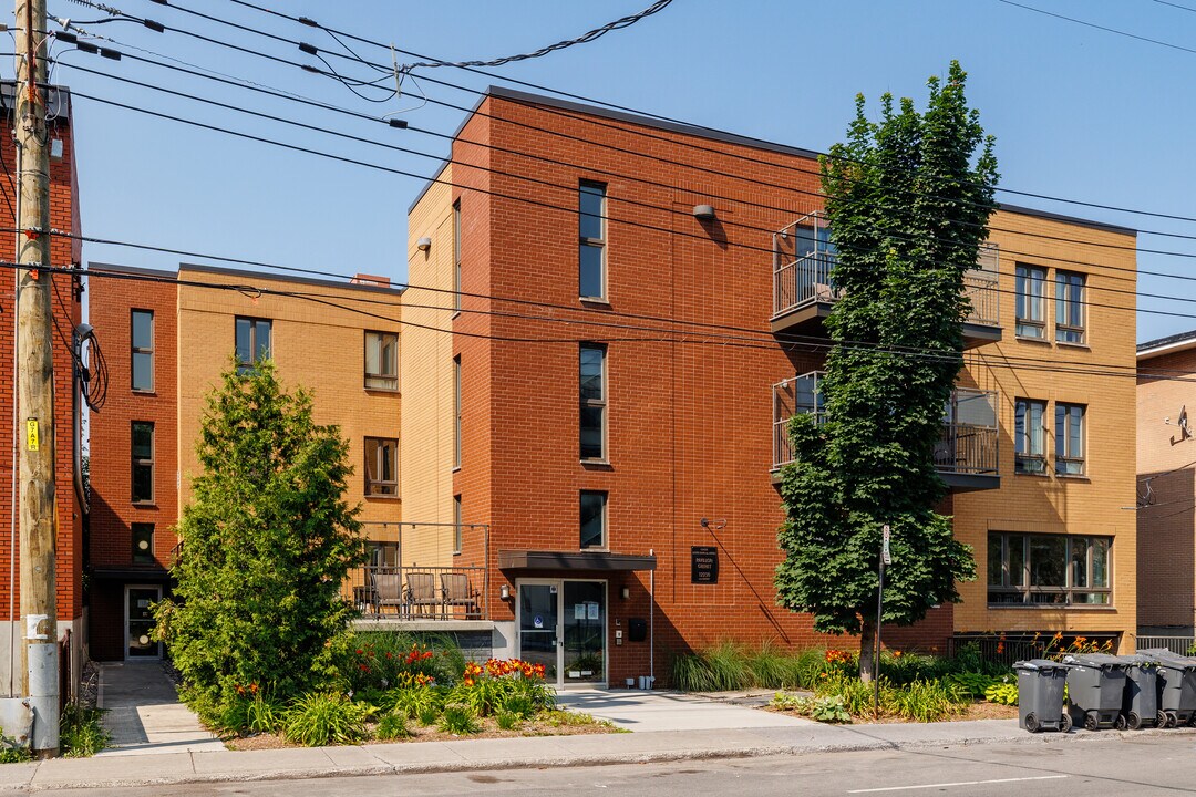 Pavillon Grenet in Montréal, QC - Building Photo