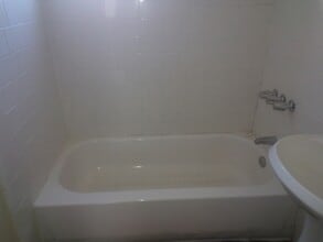 204th St in Torrance, CA - Foto de edificio - Building Photo