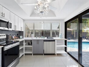 5800 NE 18th Ave in Fort Lauderdale, FL - Building Photo - Building Photo