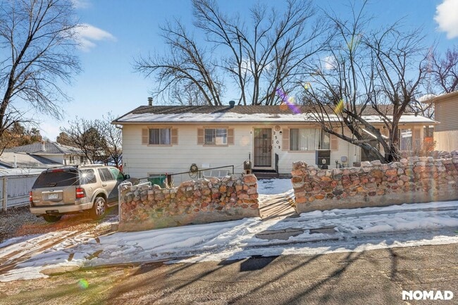 property at 2509 Royalty Ct