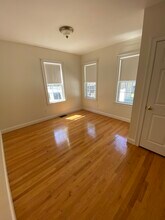 213 Dana Ave, Unit 1 in Boston, MA - Foto de edificio - Building Photo