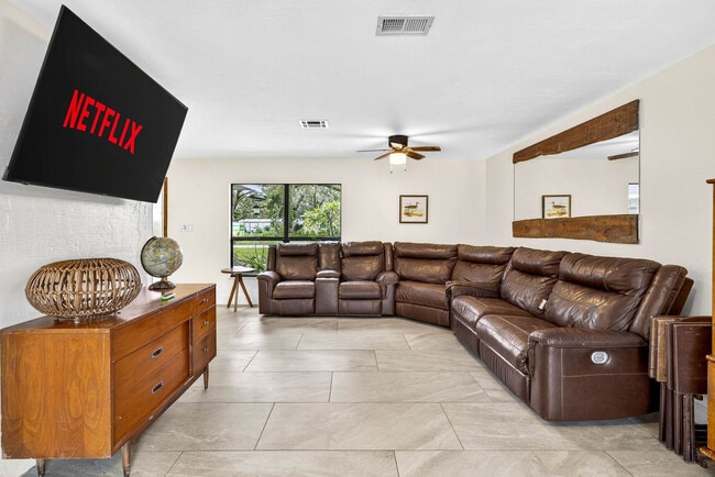 1904 Dove Field Pl in Brandon, FL - Building Photo - Building Photo