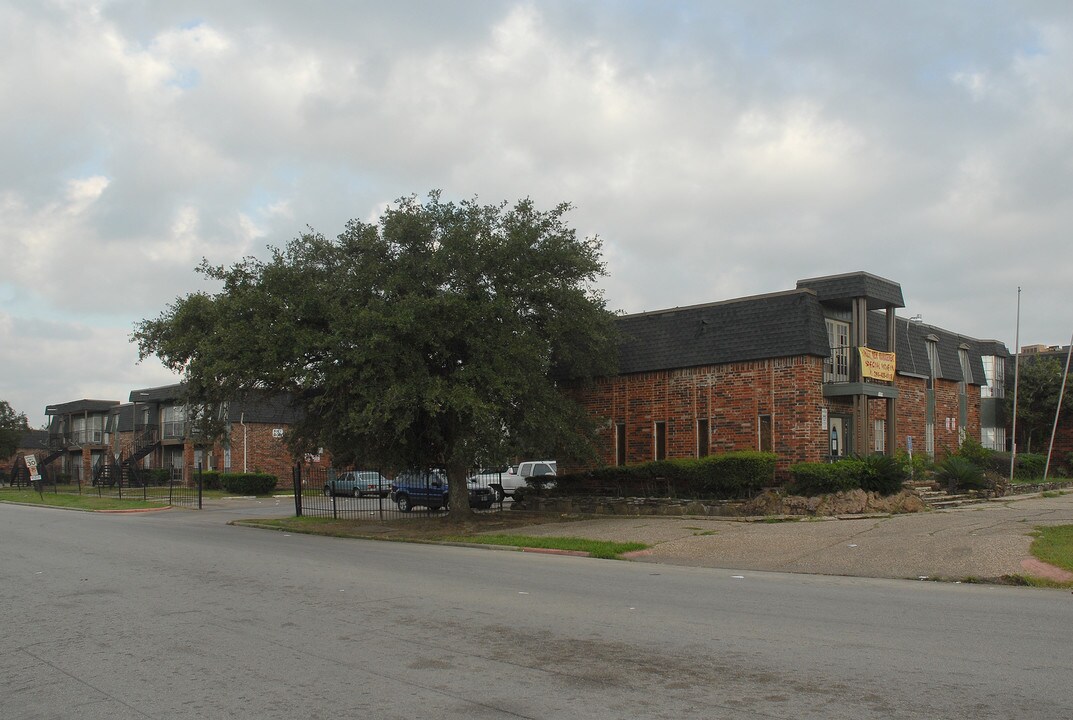 Casa Linda in Baytown, TX - Foto de edificio