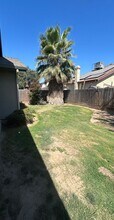 1128 E Vine Ct in Visalia, CA - Building Photo - Building Photo
