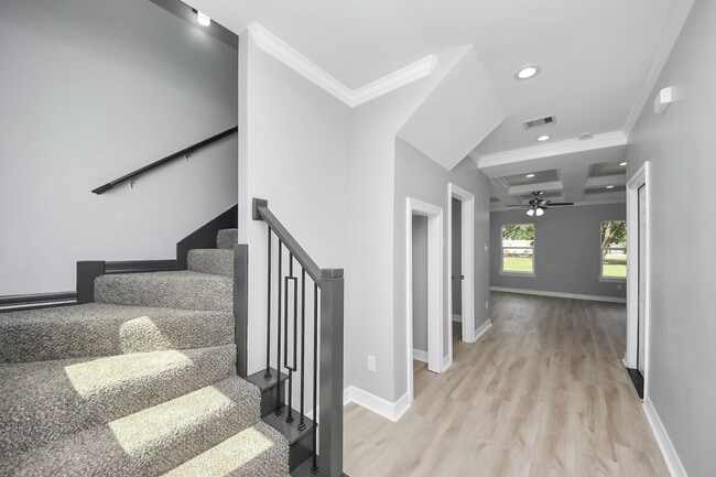 property at 406 N 4th St