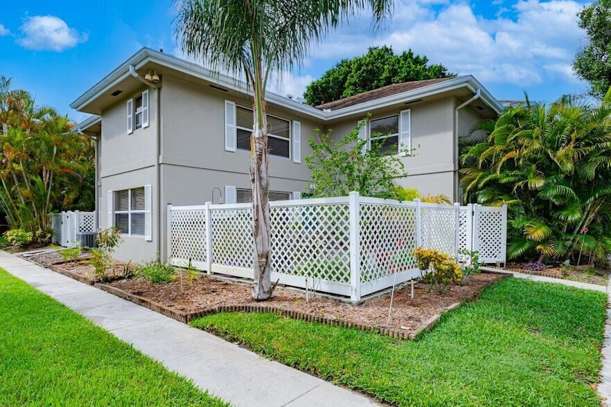 3261 SW Sunset Trace Cir in Palm City, FL - Building Photo