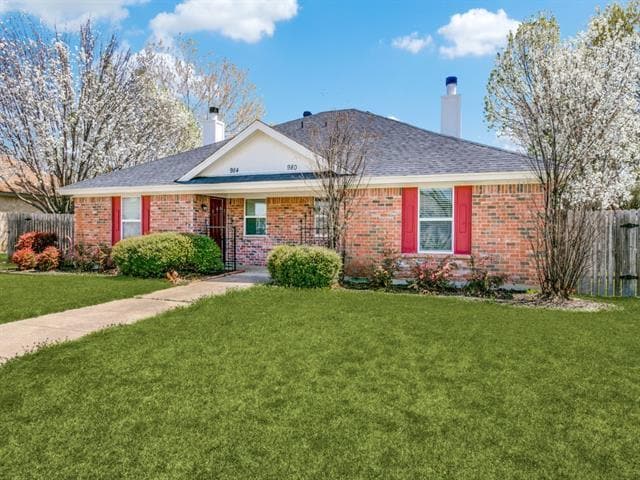 property at 980 Meadow Cir S