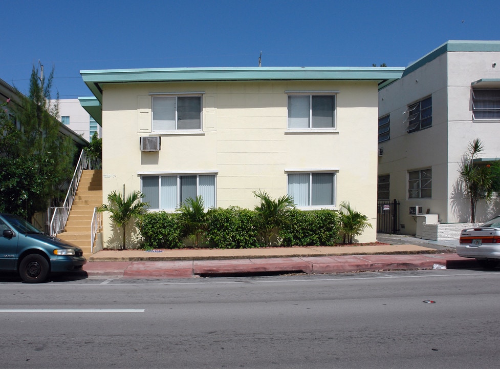 7725-7727 Harding Ave in Miami Beach, FL - Building Photo