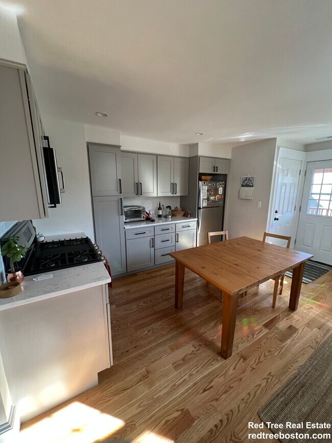 18 Colberg Ave, Unit 3