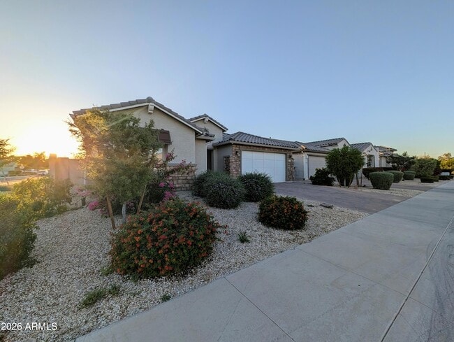 5902 N 86th Dr in Glendale, AZ - Building Photo - Building Photo