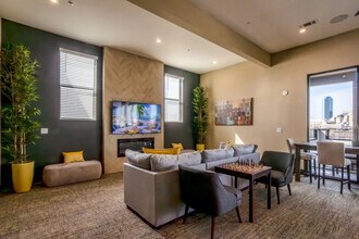 1812 Hickory St in Dallas, TX - Foto de edificio - Building Photo