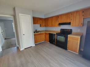 74 Ferguson Dr in Lynchburg, VA - Foto de edificio - Building Photo