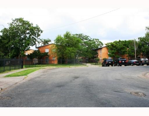 Gordon Street Apartments in Corpus Christi, TX - Foto de edificio