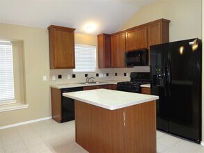 21515 Rose Mill Dr in Kingwood, TX - Building Photo - Building Photo